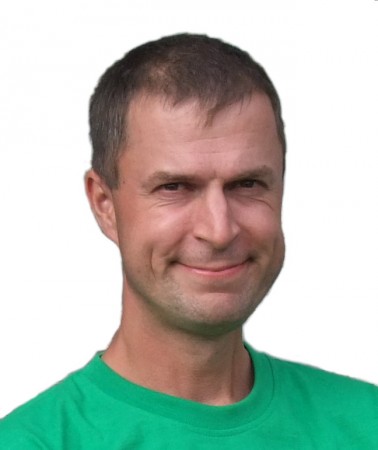 Daniel-head-greenshirt