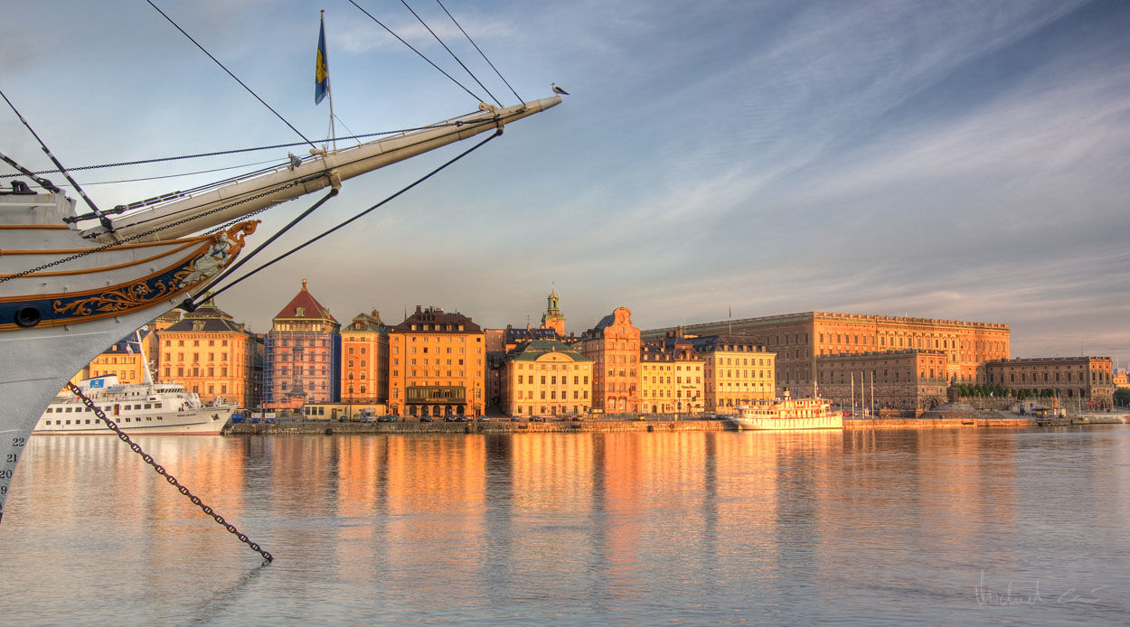 stockholm castle and ship